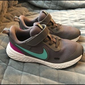 Girls Nike Revolution Velcro Tennis Shoes Sz 12